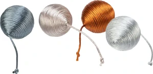 TRIXIE Chrastící metalický míček 4,6 cm, polyester