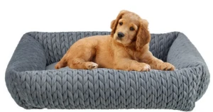 TRIXIE Obdélníkový pelech LIVIA sametový, šedá 80 x 60 cm