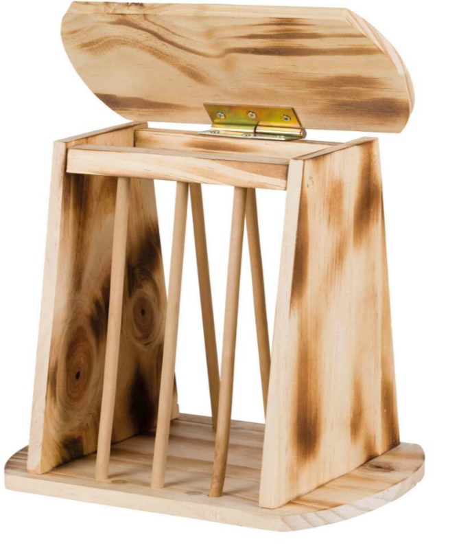 TRIXIE Samostatně stojící krmítko na seno, dřevěné 25 x 22 x 18 cm