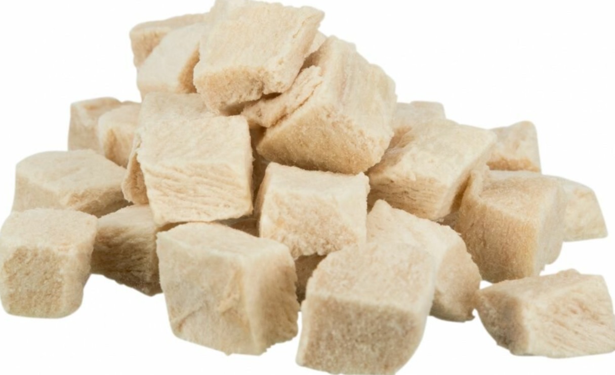 TRIXIE PREMIO Freeze Dried chicken breast, mrazem sušená kuřecí prsa 99% masa, 50g