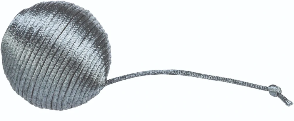 TRIXIE Chrastící metalický míček 4,6 cm, polyester