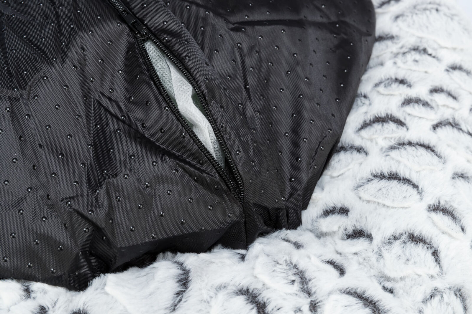 TRIXIE MILA kulatý plyšový pelech, bílá/šedá ø 60 cm