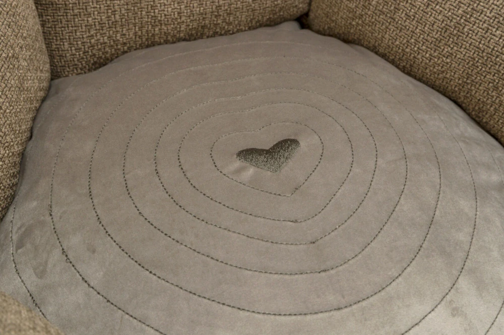 TRIXIE VIVIANA kulatý sametový pelech, ø 50 cm, hnědá