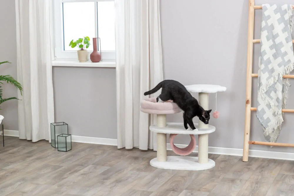 TRIXIE Škrabadlo ISABELLA, 70 cm, oválná základna, 2 patra, tunel, lůžko, bílá/antická růžová