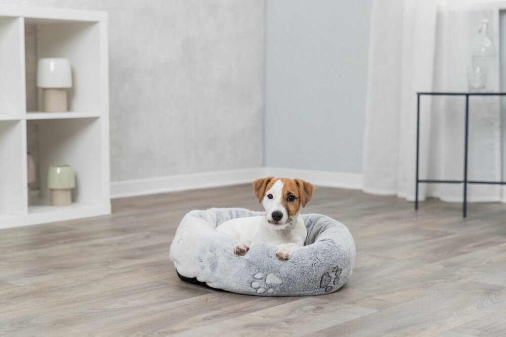 TRIXIE NANDO kulatý pelech s okrajem, 50 × 40 cm, světlešedá