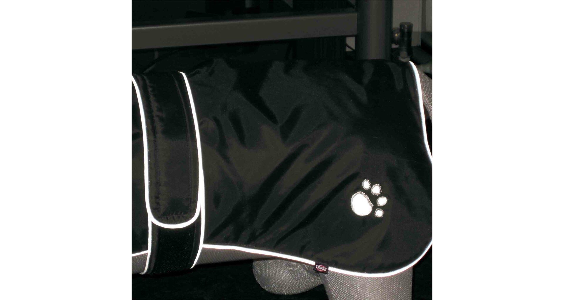 TRIXIE Reflexní vesta ORLEANS černá XL:80cm, hruď:70-100cm, krk:68-78cm