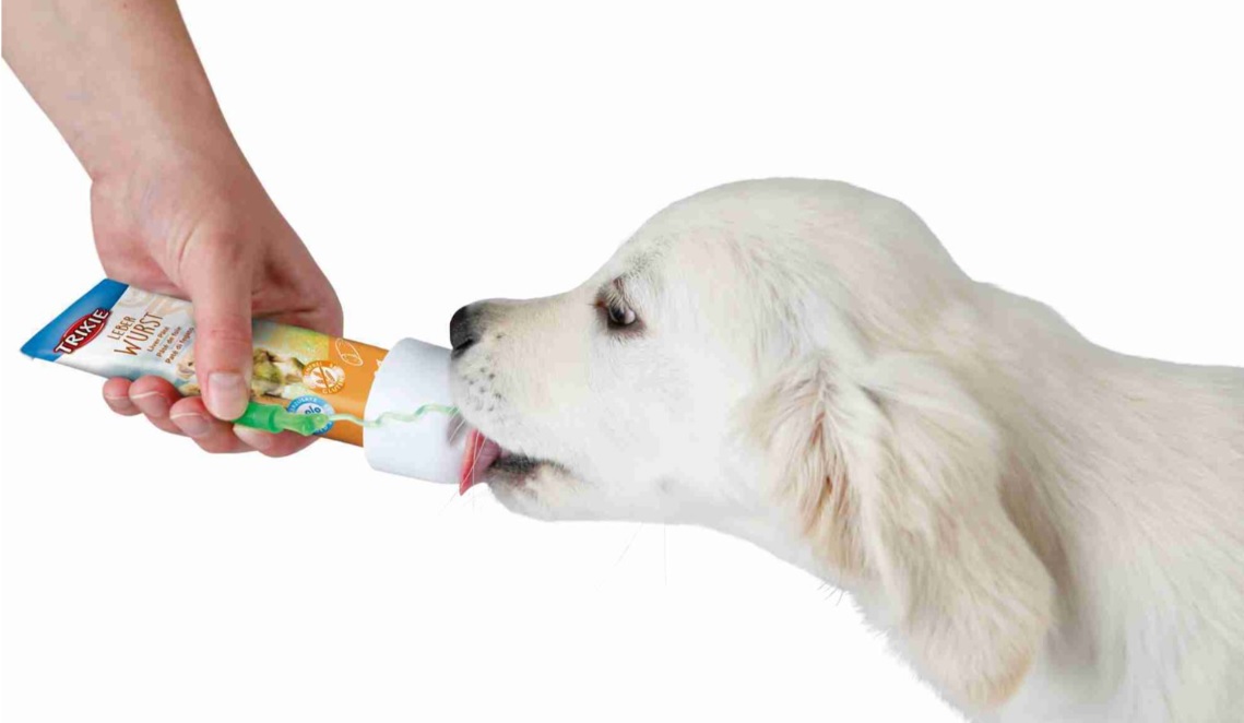 TRIXIE Ochranný obal/dávkovač na paštiky  v tubě