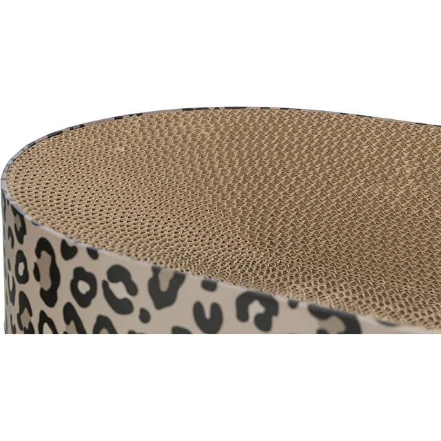 TRIXIE Kartonové škrabací lůžko LEO, s catnipem, 63 x 10 x 35 cm, hnědá/leopardí