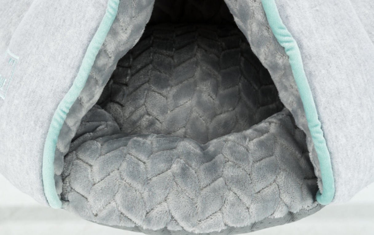 TRIXIE JUNIOR plyšová jeskyně - stan 45 x 30 x 40 cm šedá