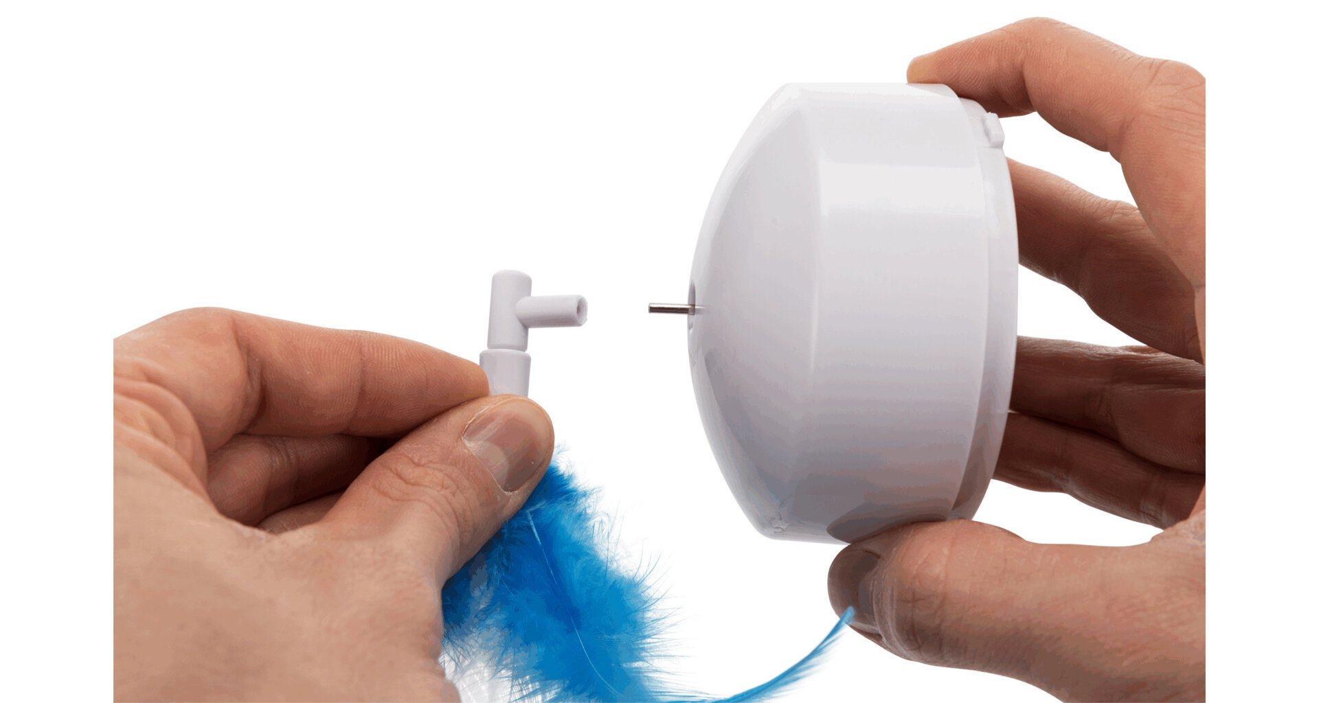 TRIXIE Feather Twister - plastová hračka s pohyblivými peříčky, 23x15x18cm - DOPRODEJ (RP 0,90 Kč)