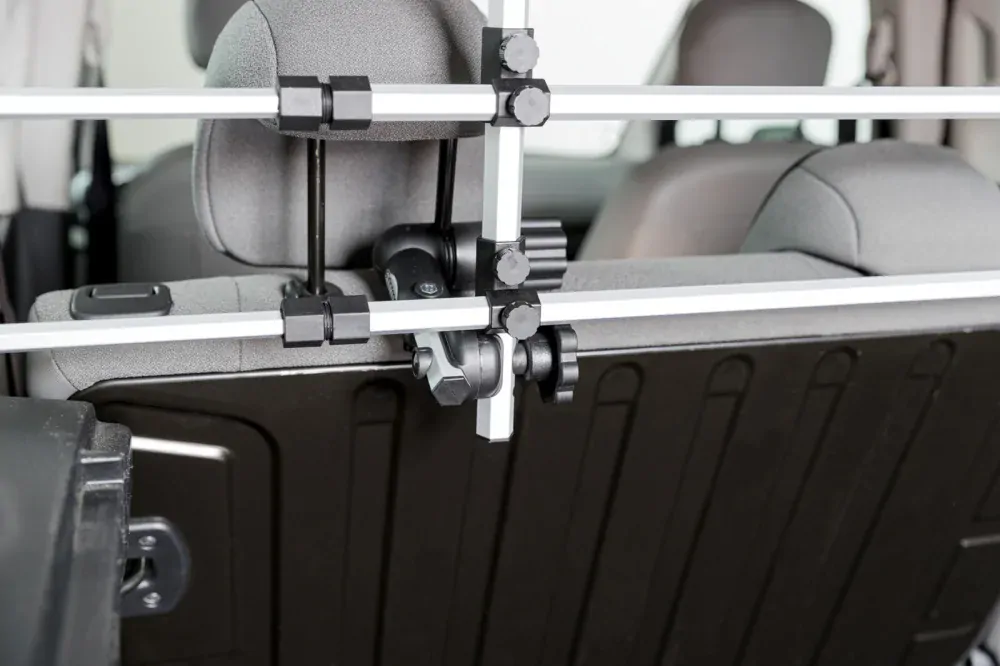 TRIXIE Mříž do auta, šíře: 105-172cm; výška: 46-60cm, stříbrná