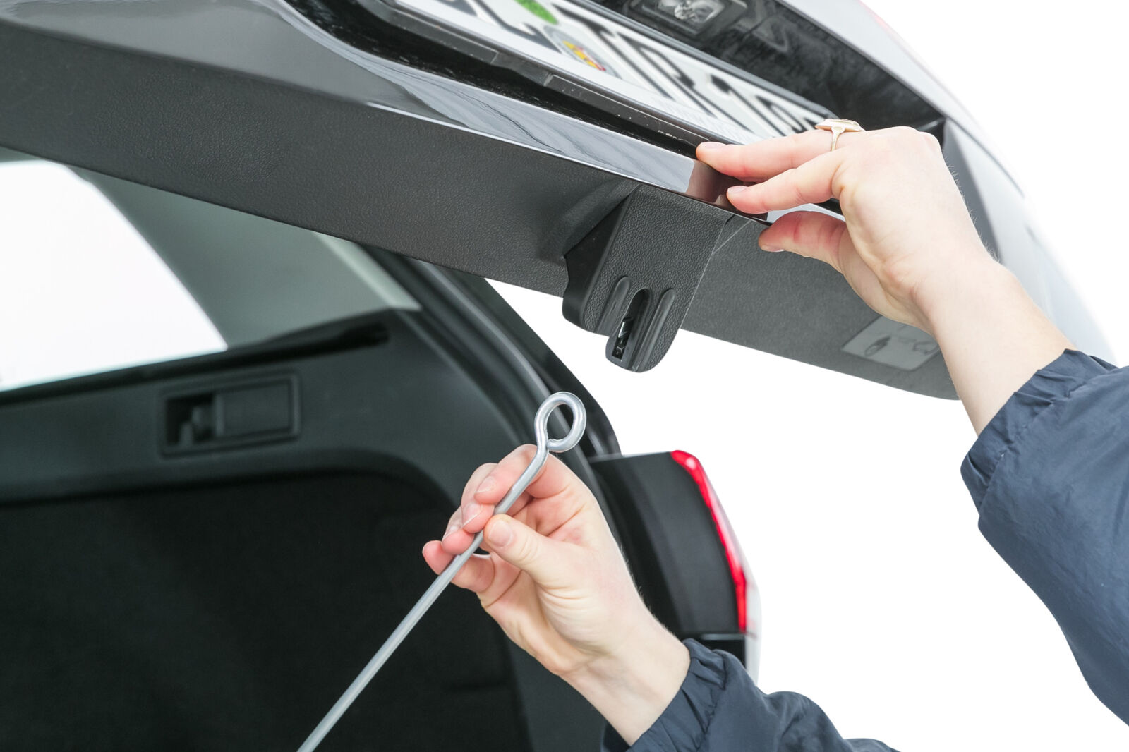 Tyč do kufru auta k dodání čerstvého vzduchu do vozidla 40 cm