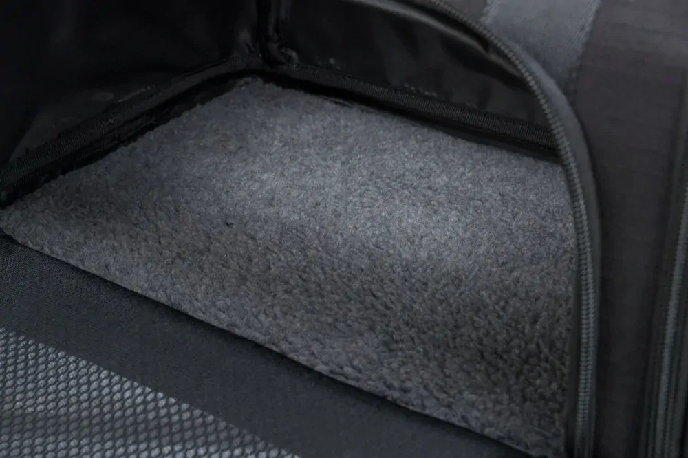 TRIXIE PLANE přepravní taška do letadla, 28 x 25 x 44 cm, černá (max. 7 kg)