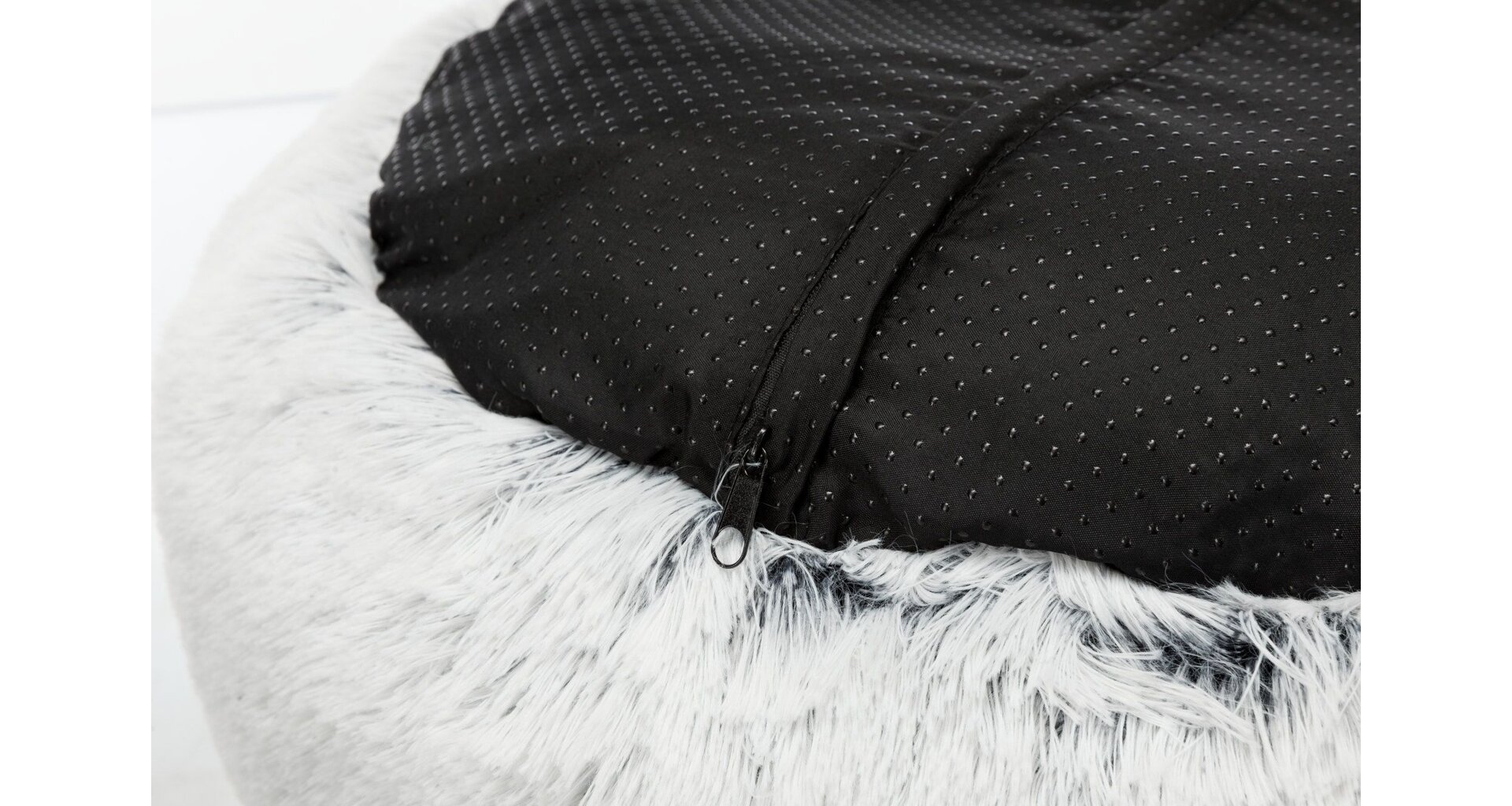 TRIXIE Kulatý pelech HARVEY, hebký potah s dlouhým vlasem, bílá/černá ø 80 cm