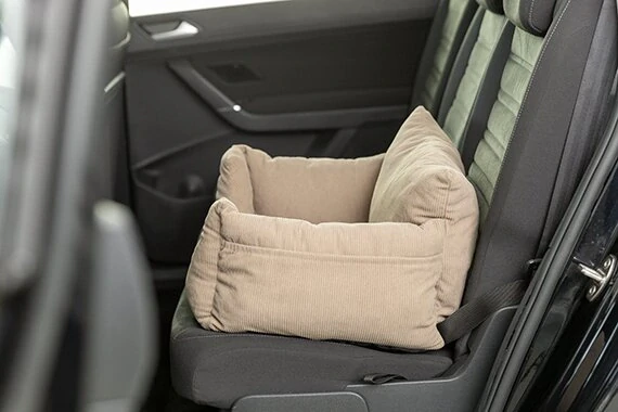 TRIXIE Sedačka / pelech do auta, 55 x 50 x 30 cm, šedobéžová